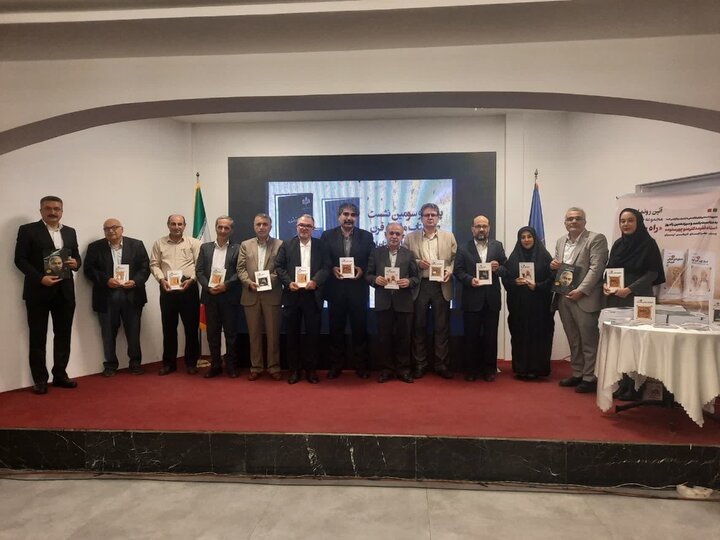 مجموعه «راه ستوده» در نشست ملی «۱۰۰ کتاب ماندگار قرن» رونمایی شد