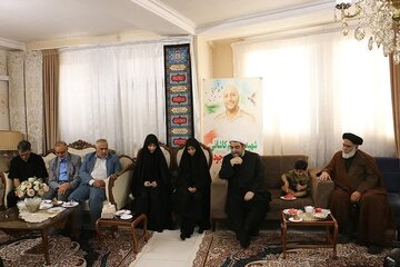 حجت‌الاسلام محمودی: خانواده‌های معظم شهدا نماد صبر، استقامت و ایثار هستند