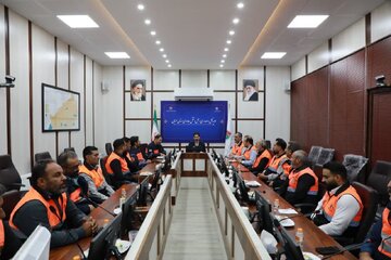 خدمت‌رسانی نیروهای عملیاتی راهداری استان سمنان به زائران اربعین در مرز مهران