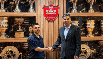 عمری یک‌ سال دیگر با پرسپولیس تمدید کرد
