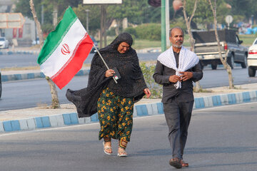 زنجیره انسانی در کنار خلیج فارس - بندرعباس