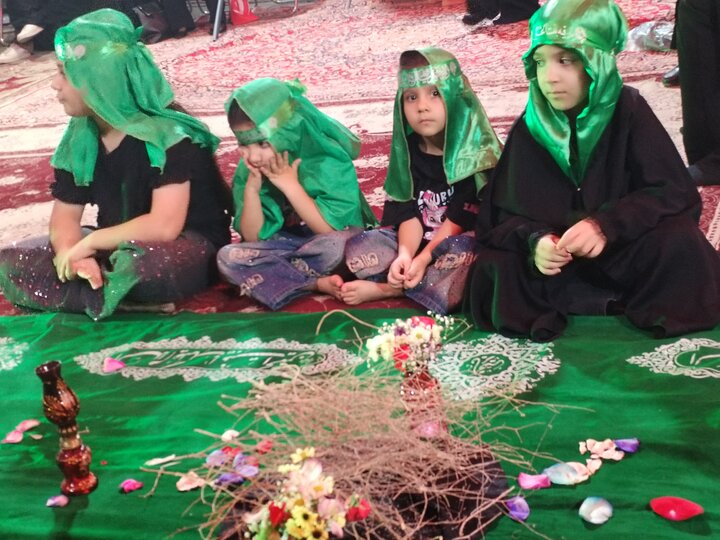 اشکهای کوچک برای غم بزرگ؛ بزرگترین سفره نمادین حضرت رقیه(س) در پیشوا پهن شد