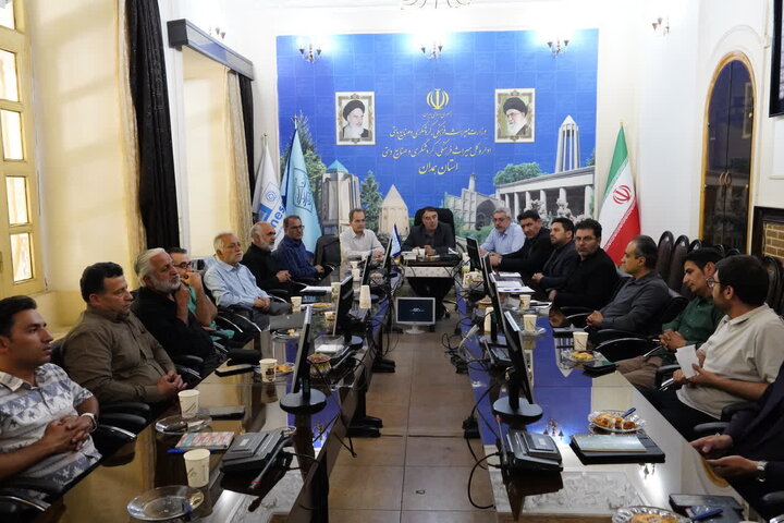 اربعین، فرصت اتصال زائران به چرخه اقتصادی همدان/ طراحی کارت تخفیف گردشگری برای زائران