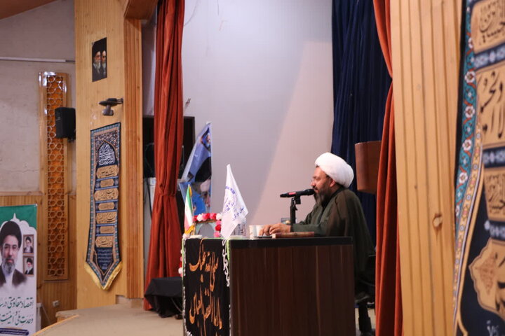 رهبر شهید، الگوی کامل عشق به خدا و عمل برای خدا بود