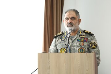 دریادار ایرانی: نیروی دریایی ارتش با اقتدار مأموریت‌های خود را ادامه خواهد داد