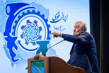 قطع ارائه خدمات درمانی به کارگران تنها با یک روز تاخیر بیمه!
