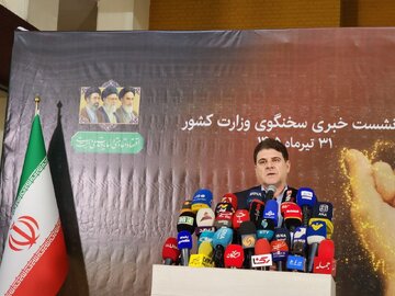 سخنگوی وزارت کشور: صدور گواهینامه موتورسواری زنان به‌زودی اجرا می‌شود