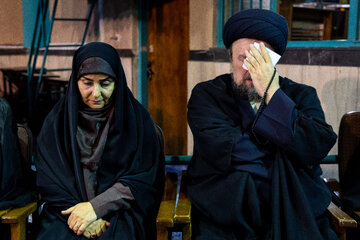 حجت‌الاسلام سیدحسن خمینی، یادگار امام(ره) و فاطمه مالواجرد، وزیر راه و شهر سازی در مراسم بزرگداشت رهبر شهید در حسینیه جماران