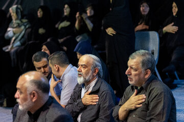 مراسم بزرگداشت رهبر شهید در حسینیه جماران
