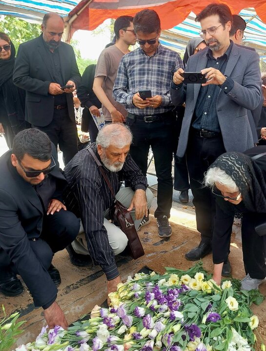 اسماعیل یغمایی به خاک سپرده شد