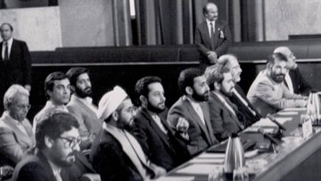 چرا امام خمینی در تیر ۶۷ مسئولیت سیاسی جنگ را به وزارت امور خارجه سپرد؟