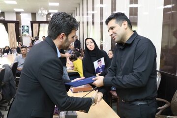 تجلیل از خانواده ۵ شهید ورزشکار لامرد در سفر استاندار فارس