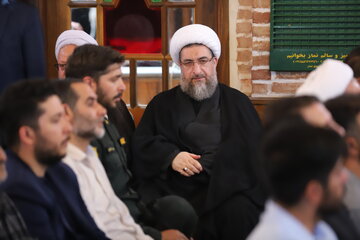 حجت الاسلام والمسلمین احمد مطهری اصل، امام جمعه تبریز در اجتماع بزرگ اصناف و بازاریان 