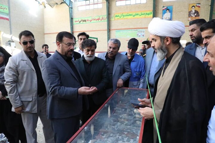 بازدید استاندار فارس از سالن ورزشی آسیب‌دیده از جنگ در لامرد