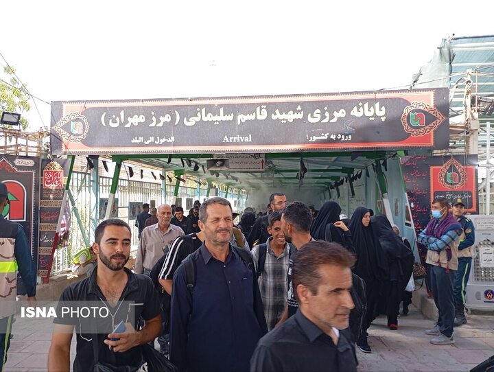 تردد بیش از ۵۱ هزار زائر از مرز مهران در یک روز/ آماده‌باش ۷۰ ایستگاه راهداری