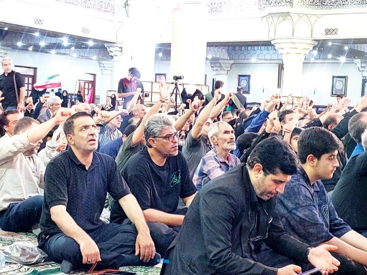 روایت دلدادگی در حرم حضرت عبدالعظیم(ع)/
اشک و شعار در سوگ قائد شهید انقلاب
