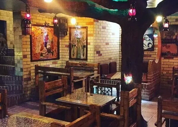 خطر حریق در سفره‌خانه‌های باتزئینات چوبی/مالکان نمای ساختمان‌های قابل اشتعال را تعویض کنند