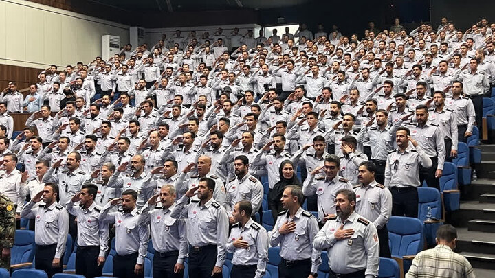 آغاز خدمت ۳۲۸ آتش‌نشان جدید پس از دوره تکاوری و توانمندسازی در شیراز