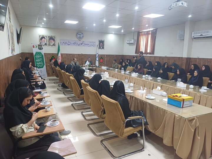 آمادگی جهاددانشگاهی استان سمنان برای ارتقای شایستگی‌های حرفه‌ای مربیان کودکستان