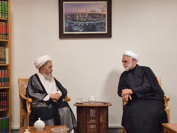 دیدار محسنی اژه‌ای  با آیت‌الله سبحانی در سفر به قم
