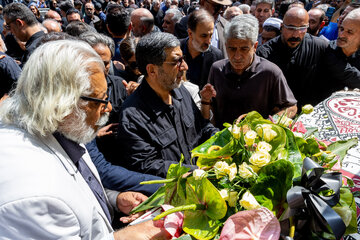 تشییع پیکر زنده یاد «اکبر عبدی»