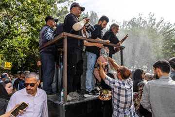 تشییع پیکر زنده یاد «اکبر عبدی»