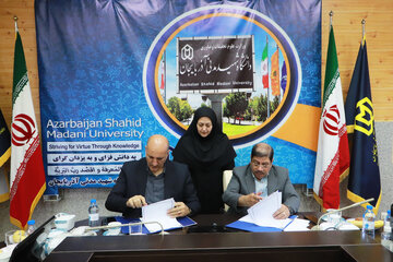 سید احمدیان دانشگاه شهید مدنی و 
خسرو کنعانی، رئیس جهاد دانشگاهی استان آذربایجان شرقی در افتتاح دفتر جهاد دانشگاهی - دانشگاه شهید مدنی آذربایجان