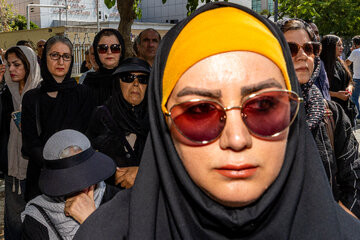 در حاشیه تشییع پیکر زنده یاد «اکبر عبدی»