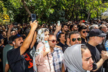 در حاشیه تشییع پیکر زنده یاد «اکبر عبدی»