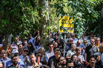 در حاشیه تشییع پیکر زنده یاد «اکبر عبدی»