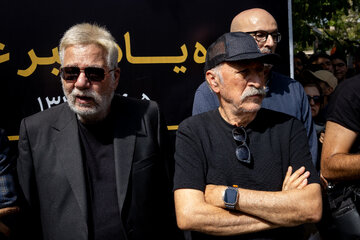 تشییع پیکر زنده یاد «اکبر عبدی»