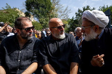 امیر آقایی در تشییع پیکر زنده یاد «اکبر عبدی»