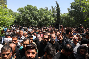 مراسم خاکسپاری زنده یاد «اکبر عبدی» - بهشت زهرا