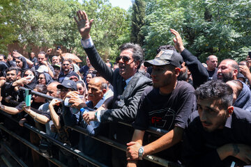 مراسم خاکسپاری زنده یاد «اکبر عبدی» - بهشت زهرا