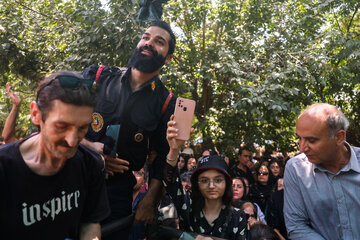 مراسم خاکسپاری زنده یاد «اکبر عبدی» - بهشت زهرا