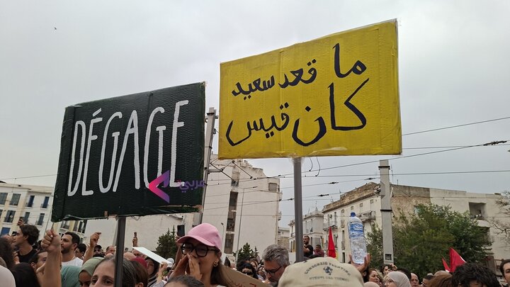 معترضان تونسی شعار سرنگونی رئیس جمهور کشورشان را سردادند