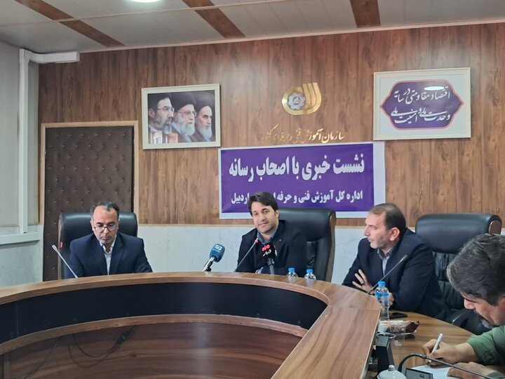 لزوم ورود و حمایت خیرین از حوزه آموزش و مهارت آفرینی در جامعه