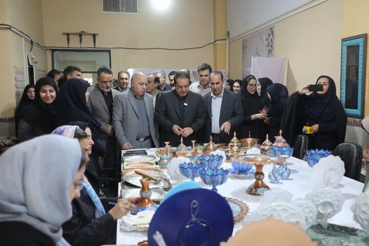  استاندار ایلام: نمایشگاه تولیدات مهارتی استان در عراق برپا می‌شود