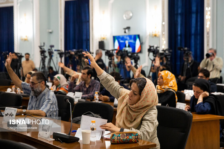 بقایی: فرض ما بر اسارت خلبانان است/دو دیپلمات فرانسوی ایران را ترک کردند