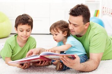 چگونه کودکان را به کتاب خواندن علاقمند کنیم؟