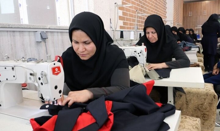 بیش از ۹۰۰۰ زن سرپرست خانوار در لرستان تحت پوشش بهزیستی هستند