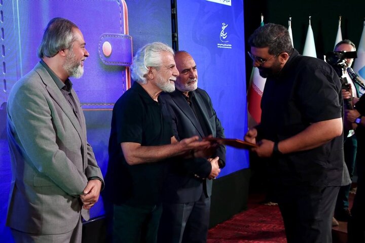 گردهمایی با یاد اکبر عبدی و چند داستان دیگر