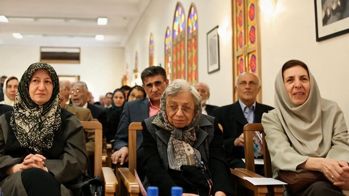 حاشیه بر حیات فرهنگی و درخشش علمی دکتر بدرالزمان قریب