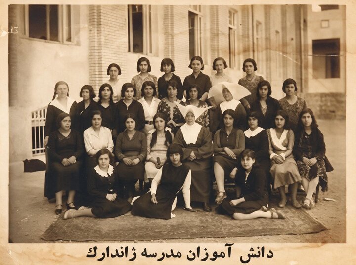 حاشیه بر حیات فرهنگی و درخشش علمی دکتر بدرالزمان قریب