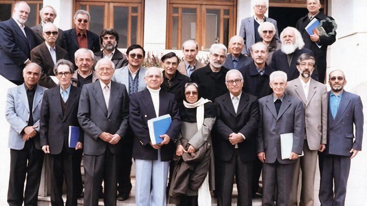 حاشیه بر حیات فرهنگی و درخشش علمی دکتر بدرالزمان قریب