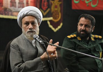 امام جمعه شیراز: تداوم مسیر انقلاب حاصل مجاهدت‌های فرهنگی و تربیتی است