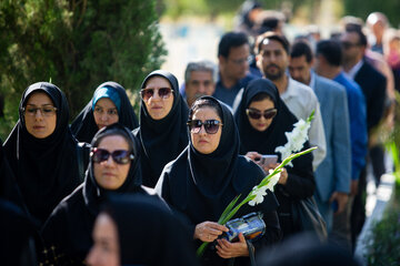 تجدید میثاق جهادگران جهادهای دانشگاهی اصفهان با شهدای انقلاب اسلامی