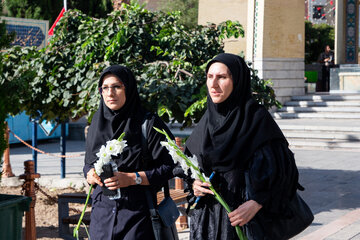 تجدید میثاق جهادگران جهادهای دانشگاهی اصفهان با شهدای انقلاب اسلامی
