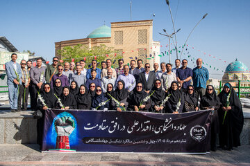 تجدید میثاق جهادگران جهادهای دانشگاهی اصفهان با شهدای انقلاب اسلامی