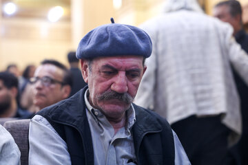 حمید جبلی در مراسم ختم زنده یاد «اکبر عبدی»